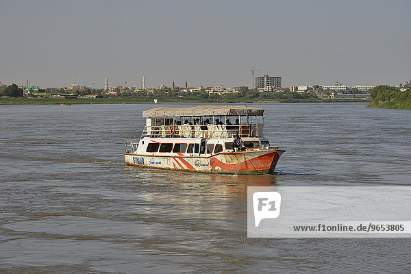 Sightseeing boat on the Nile  Kharthoum  Sudan  Africa