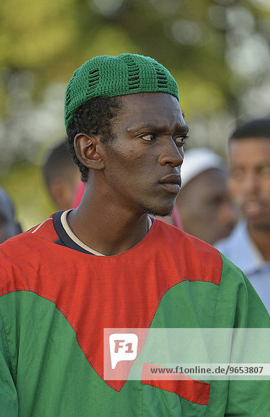 Porträt eines Derwischs vor dem Grab Hamed al-Nils wöchentliche Derwisch-Zeremonie Hamed al-Nil Friedhof Kharthum Sudan Afrika