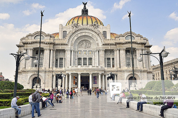 Palace of Fine Arts or Palacio de Bellas Artes  Mexico City  Federal District  Mexico  North America