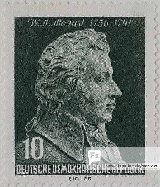 Wolfgang Amadeus Mozart  österreichischer Komponist  Portrait auf einer Briefmarke  DDR  1956