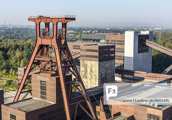 UNESCO World Heritage site Zeche Zollverein  coal washing plant with the Ruhr Museum  double winding tower  shaft 12  Essen  North Rhine-Westphalia  Germany  Europe