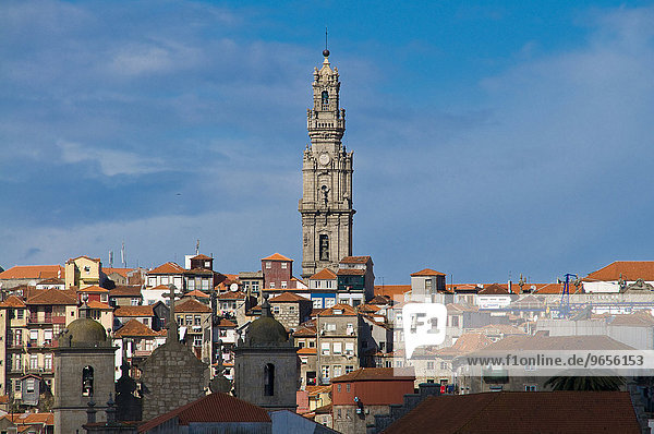 Clérigos Kirche mit Panoramablick von Porto Portugal Europa