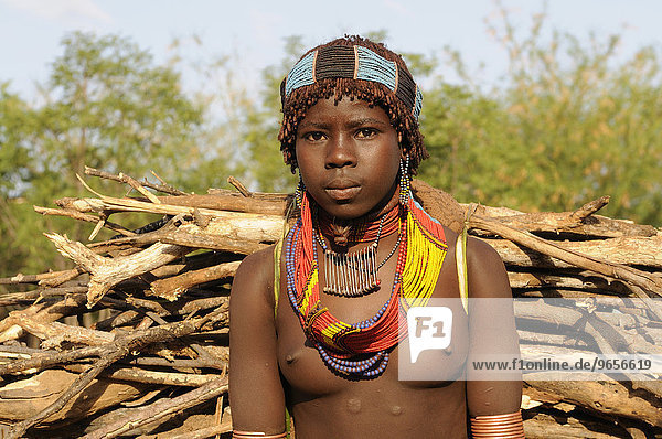 young tribe girl SNAPSHOT