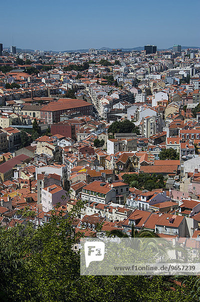 Ausblick auf die Stadt vom Castello de Sao Jorge  Lissabon  Distrikt Lissabon  Portugal  Europa