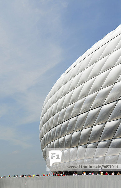 'Aussenansicht der Allianz Arena in München; Bayern  Deutschland  Europa'