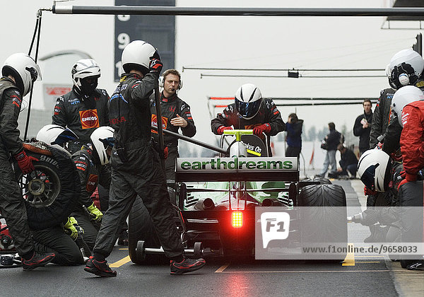 Honda Formula 1 racing team's pit stop during a test drive on the Circuit de Catalunya racetrack near Barcelona  Spain  Europe