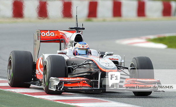 Jenson BUTTON  GB  im McLaren-Mercedes MP4-25 Boliden während Formel 1 Tests auf dem Circuito de Catalunya  Spanien  Europa