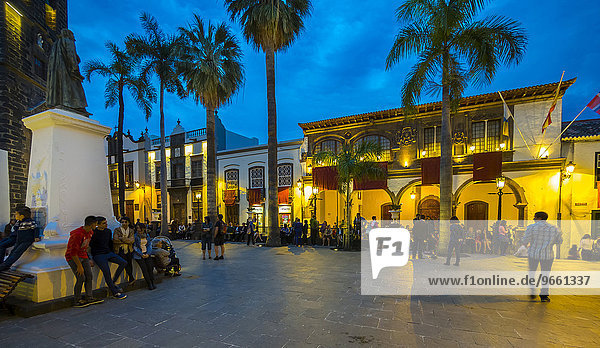 Plaza de España  hinten die Nationale Universität  Santa Cruz de la Palma  Kanarische Inseln  Spanien  Europa