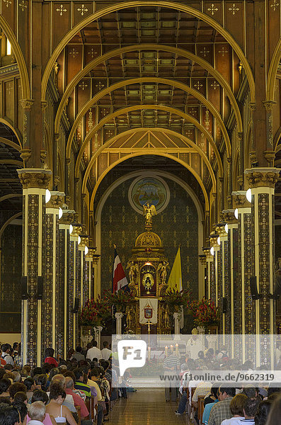 Mass in the Basilica of Nuestra Señora de los Ángeles  Cartago  Costa Rica  North America