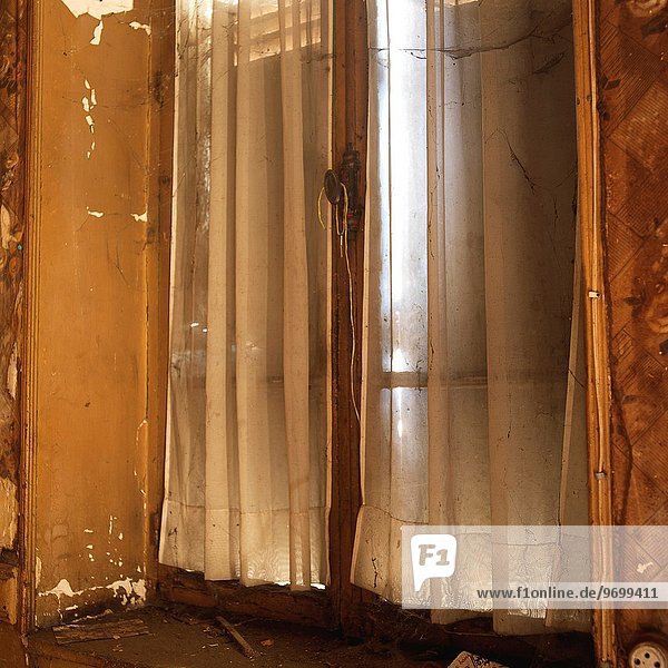 Fenster Wohnhaus Netz verlassen alt