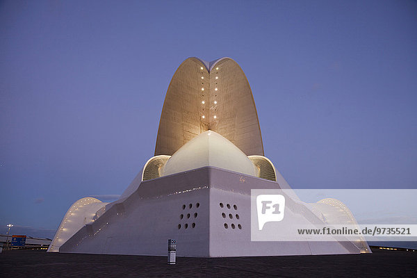 'Das Auditorio de Tenerife ''Adán Martín''  avantgardistische Kongress- und Konzerthalle  Architekt Santiago Calatrava  Santa Cruz de Tenerife  Teneriffa  Kanarische Inseln  Spanien  Europa'