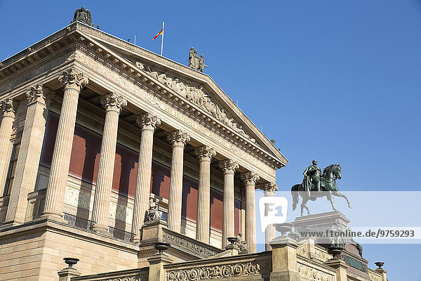 Deutschland  Berlin  Blick zur Alten Nationalgalerie