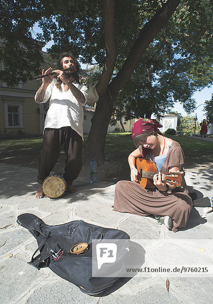 Bulgarien,  Plovdiv,  Straßenmusikanten beim Musizieren