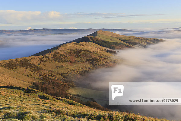 Europa Winter Großbritannien Dunst Tal Nebel groß großes großer große großen Derbyshire England Hoffnung Peak District