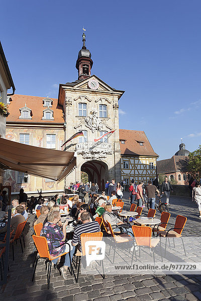 Europa Straßencafe UNESCO-Welterbe Bamberg Bayern Franken Deutschland Altes Rathaus