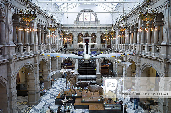 Flugzeug zeigen Europa Großbritannien Kunst Museum Galerie Veranstaltung Gast hängen Glasgow Schottland Weltkrieg