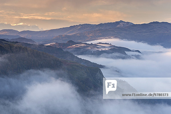 Europa Berg Großbritannien Dunst Morgendämmerung Wolkengebilde Cumbria England Lake District