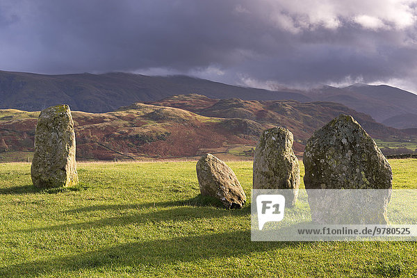 Anschnitt stehend Europa Stein Großbritannien Kreis Form Formen Hünengrab Cumbria England Lake District