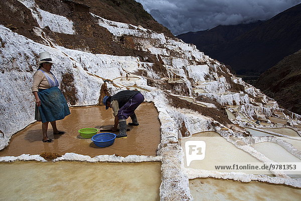 arbeiten Sacred Valley of the Incas Urubamba Valley Peru Südamerika
