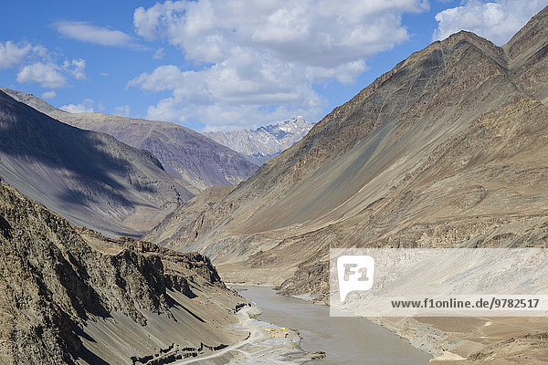 Landschaftlich schön landschaftlich reizvoll Berg Fluss Himalaya Asien Indien Ladakh