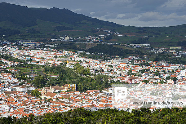Blick auf Angra do Heroismo vom Monte Brasil  Terceira  Azoren  Portugal  Europa