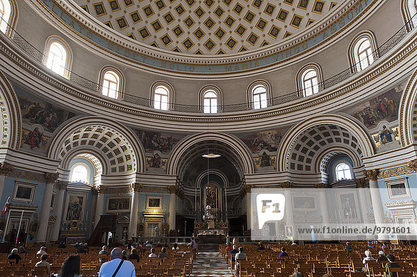 Klassizismus  runder Innenraum mit großer Kuppel  Kirche Maria Himmelfahrt  Rotunda Santa Marija Assunta  Rotunda von Mosta  Malta  Europa
