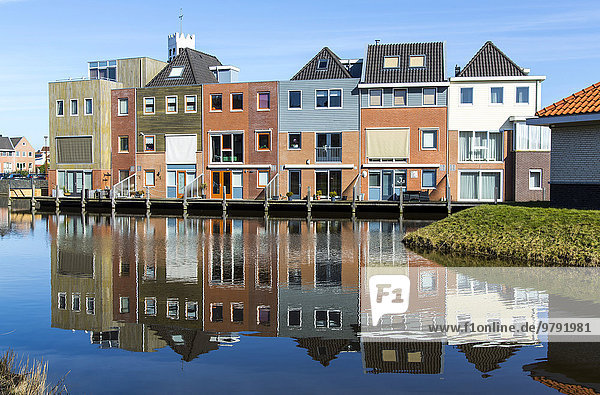 Wohnen am Wasser  Neubauten im Stadtteil Nieuw Den Helder  Nordholland  Niederlande  Europa