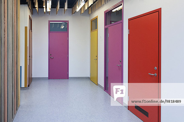 Estland,  Korridor eines neu gebauten Kindergartens