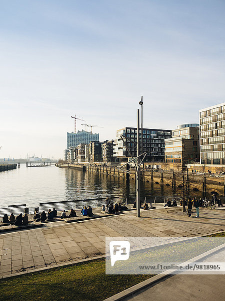 Deutschland  Hamburg  Blick von den Marco-Polo-Terrassen auf die Hafencity mit Elbphilharmonie