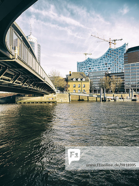 Deutschland  Hamburg  Blick auf die Elbphilharmonie im Hintergrund