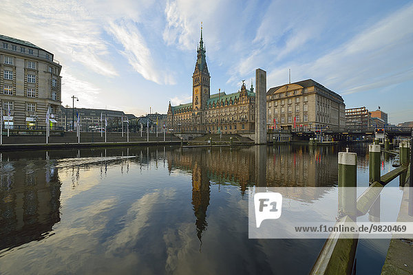 Germany  Hamburg  City Hall and Little Alster in the morning