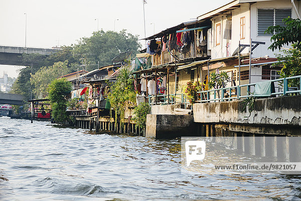 Thailand  Bangkok  Häuser am Wasser