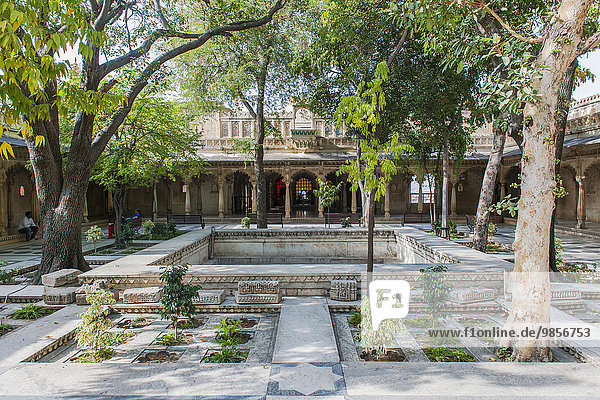 Innenhof im Stadtpalast des Maharaja  Udaipur  Rajasthan  Indien  Asien