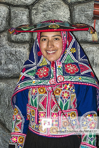Frau in Tracht  Custo  Peru  Südamerika