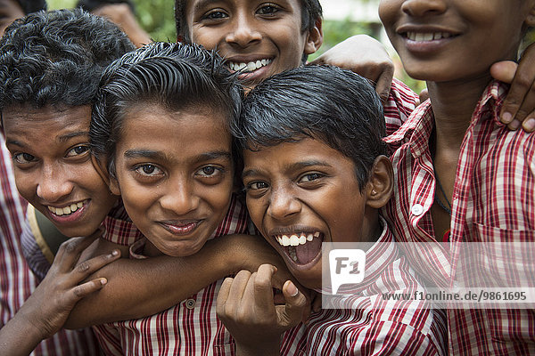 Schuljungen  Cochin  Kochi  Kerala  Indien  Asien