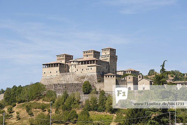 Castello di Torrechiara  Festung  Torrechiara  Langhirano  Parma  Emilia Romagna  Norditalien  Italien  Europa