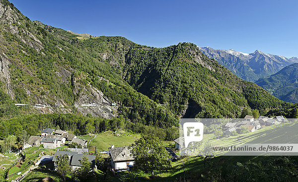 Tal Berg Alpen Weiler Italien Lombardei