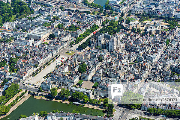 Palast Schloß Schlösser Kathedrale Kai Heiligtum Ansicht Nantes Luftbild Fernsehantenne Allee Bretagne Innenstadt Pierre