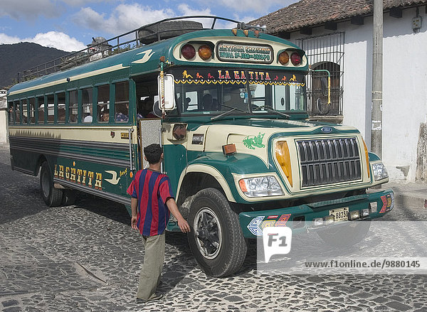 Local Bus Antigua Guatemala