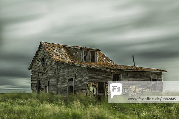 Wolke Wohnhaus gehen über lang langes langer lange verlassen Saskatchewan Val Marie Saskatchewan