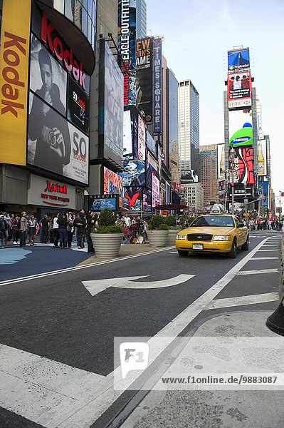 Vereinigte Staaten von Amerika USA New York City fahren Großstadt Quadrat Quadrate quadratisch quadratisches quadratischer Zeit Taxi neu