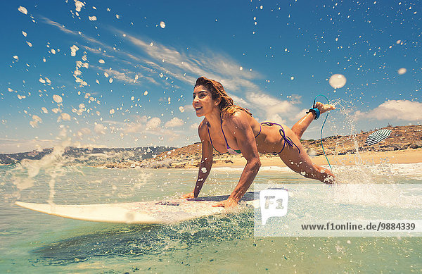 Frau Strand Playa de Bolonia Spaß