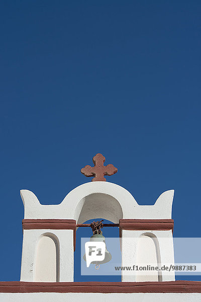 weiß bunt Kirche streichen streicht streichend anstreichen anstreichend rot Santorin Glocke Kykladen Griechenland Griechische Inseln Oia Ia