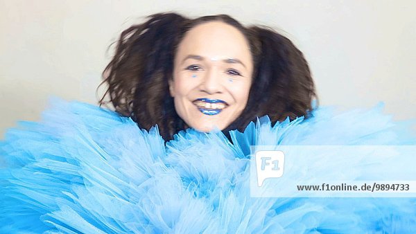Frau lächeln Schminke blau Seitenansicht Kostüm - Faschingskostüm Verkleidung