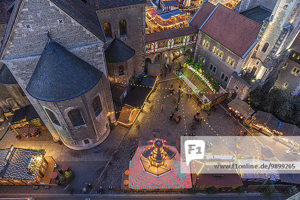 Deutschland,  Niedersachsen,  Braunschweig,  Weihnachtsmarkt am Abend