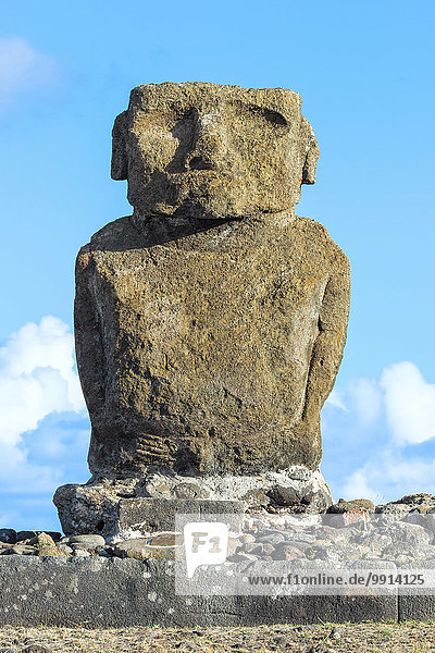 Moai von Ahu Ature  Anakena  Nationalpark Rapa Nui  Unesco-Weltkulturerbe  Osterinsel  Chile  Südamerika