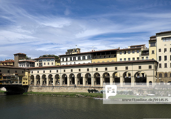 Corridoio Vasariano am Ufer des Arno  Florenz  Toskana  Italien  Europa