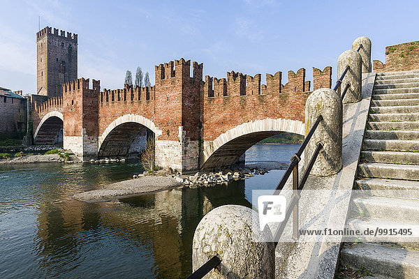 Ponte Scaligero Brücke  Fluss Etsch  Verona  Italien  Europa