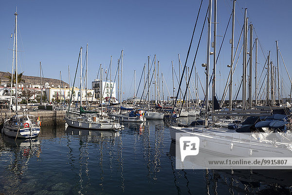 Jachten im Jachthafen  Puerto de Mogan  Gran Canaria  Kanarische Inseln  Spanien  Europa