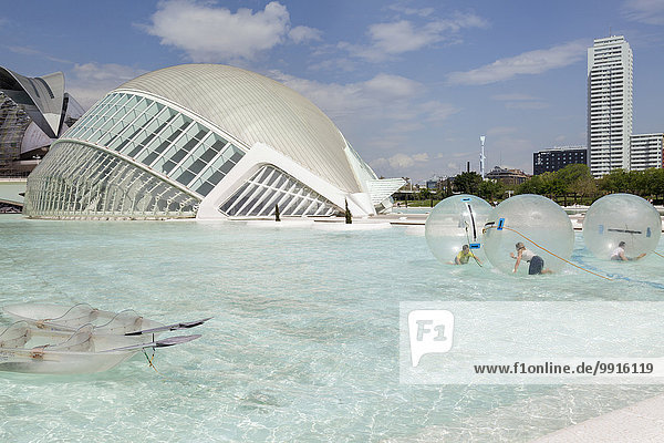 Stadt der Künste und Wissenschaften mit dem IMAX-Kino Hemisferic  Valencia  Spanien  Europa